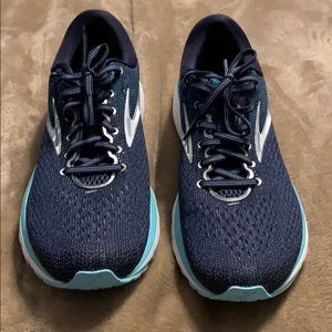 Practically new Brooks Ghost size 11